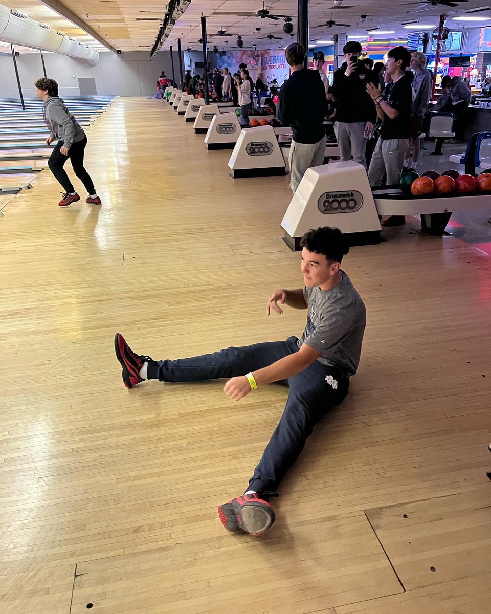 Lotta sad faces at the first annual Christmas bowling competition! Can’t nobody beat coach!!!! #sixtyfourmoredays #geauxhawks #merrychristmas