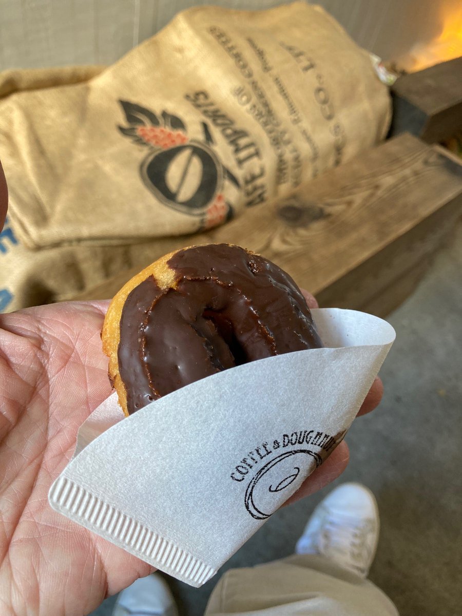 hy1281's tweet photo. Nice doughnuts (@ Loose Kyoto in 京都市, 京都府) https://t.co/k3yNzeCQ8p https://t.co/F5TVvusuaF