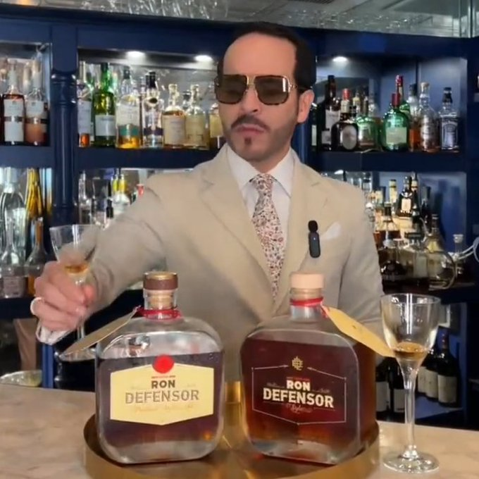 Así te ves cuando dices "grosso modo" (en vez de "a grandes rasgos"), "stricto sensu" (en vez de "en sentido estricto") o "verbigracia" (en vez de "por ejemplo") en una conversación informal o entre amigos.