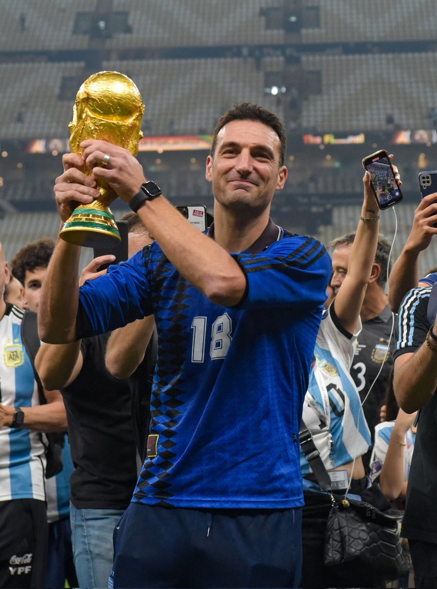 alizonlov's tweet photo. Vamos Argentina💙🤍💙
Scaloni cerrando ortos
Para todos los que no confiaban en la Scaloneta https://t.co/2BNzZsMYQ5