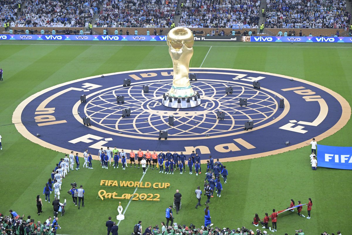 #Audiences <a href="/TF1/">TF1</a> #FIFAWorldCup 
CARTON POUR LA  FINALE ARGENTINE/FRANCE

📌 24.1M DE TÉLÉSPECTATEURS
🔝 Pic à 29.4M de tvsp
3M en live sur @MYTF1

🔥 RECORD HISTORIQUE TOUS PROGRAMMES ET CHAÎNES CONFONDUS

✅81% PdA 4+
✅86.7% 25-49
✅87.9% H25-49a
✅85.9% FRDA-50
✅90.5% 15-34