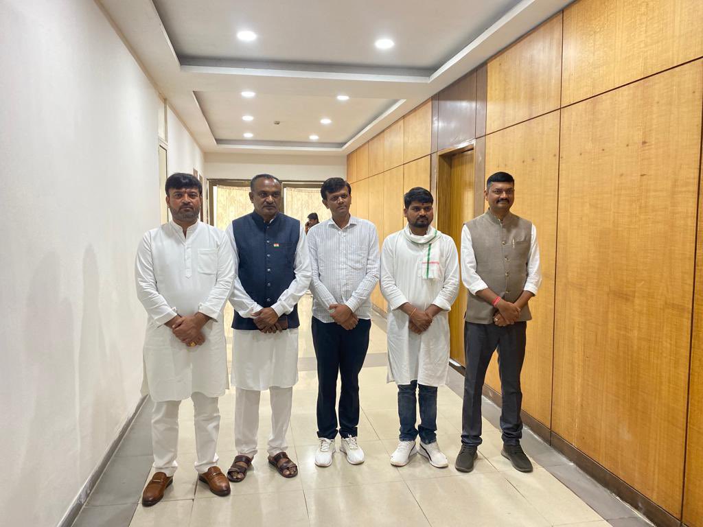 गुजरात की राजनीति को एक नया आयाम देने वाले आम आदमी पार्टी के 5 विधायक आज शपथ लेंगे। मुझे पूरा विश्वास है कि आप जनता द्वारा दिए एक-एक वोट का क़र्ज़ उतारेंगे और गुजरात की उम्मीदों पर खरा उतरेंगे।