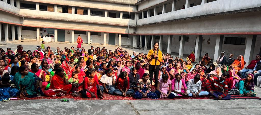 DDC Dhanbad (@ddcdhanbad) on Twitter photo #рдмреЗрд▓рдЧрдбрд╝рд┐рдпрд╛ рдХреЗ рдЭрд░рд┐рдпрд╛ рд╡рд┐рд╣рд╛рд░ рдХреЙрд▓реЛрдиреА рдореЗрдВ рдмрд╛рд▓ рд╡рд┐рд╡рд╛рд╣ рд╡ рдорд╣рд┐рд▓рд╛рдУрдВ рд╕реЗ рдЬреБрдбрд╝реЗ рдХрд╛рдиреВрдиреЛрдВ рдкрд░ рдЖрдпреЛрдЬрд┐рдд рдЬрд╛рдЧрд░реБрдХрддрд╛ рдХрд╛рд░реНрдпрдХреНрд░рдо, рдореЗрдВ рдмрдЪрдкрди рд╕реЗ рд▓реЗрдХрд░ рд╡реГрджреНрдзрд╛рд╡рд╕реНрдерд╛ рддрдХ, рдЦрд╛рд╕рдХрд░ #рдкреЙрдХреНрд╕реЛ рдПрдХреНрдЯ, рд╕реНрддреНрд░реА рд╕реЗ рдЬреБрдбрд╝реЗ рдХрд╛рдиреВрдиреЛрдВ рдХреА рд╡рд┐рднрд┐рдиреНрди рдзрд╛рд░рд╛рдУрдВ рдХреЗ рдмрд╛рд░реЗ рдореЗрдВ рд╡рд┐рд╕реНрддреГрдд рдЬрд╛рдирдХрд╛рд░реА рджреА рдЧрдИ.....
1/2 #рдмреЗрд▓рдЧрдбрд╝рд┐рдпрд╛ рдХреЗ рдЭрд░рд┐рдпрд╛ рд╡рд┐рд╣рд╛рд░ рдХреЙрд▓реЛрдиреА рдореЗрдВ рдмрд╛рд▓ рд╡рд┐рд╡рд╛рд╣ рд╡ рдорд╣рд┐рд▓рд╛рдУрдВ рд╕реЗ рдЬреБрдбрд╝реЗ рдХрд╛рдиреВрдиреЛрдВ рдкрд░ рдЖрдпреЛрдЬрд┐рдд рдЬрд╛рдЧрд░реБрдХрддрд╛ рдХрд╛рд░реНрдпрдХреНрд░рдо, рдореЗрдВ рдмрдЪрдкрди рд╕реЗ рд▓реЗрдХрд░ рд╡реГрджреНрдзрд╛рд╡рд╕реНрдерд╛ рддрдХ, рдЦрд╛рд╕рдХрд░ #рдкреЙрдХреНрд╕реЛ рдПрдХреНрдЯ, рд╕реНрддреНрд░реА рд╕реЗ рдЬреБрдбрд╝реЗ рдХрд╛рдиреВрдиреЛрдВ рдХреА рд╡рд┐рднрд┐рдиреНрди рдзрд╛рд░рд╛рдУрдВ рдХреЗ рдмрд╛рд░реЗ рдореЗрдВ рд╡рд┐рд╕реНрддреГрдд рдЬрд╛рдирдХрд╛рд░реА рджреА рдЧрдИ.....
1/2