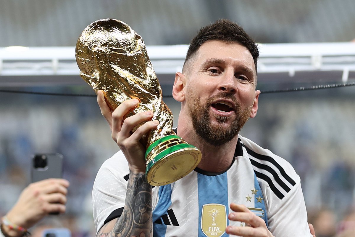ShowkatShafi's tweet photo. After 28 days of blood, sweat and tears, they struck gold #FIFAWorldCup2022 #Messi𓃵 #Argentina #Qatar2022 https://t.co/2HkIxaDK7I