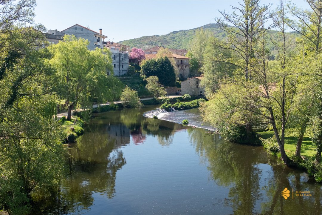 ☝🏻#Peregrino, esta pregunta es para ti ¿De qué rio se trata?

Te damos un par de pistas que te lo aclaren 🔎

➡️Es muy relevante en #Galicia 
➡️Deja un importante patrimonio natural en #Allariz 
➡️Su nombre empieza por la letra A 

Os leemos 👀