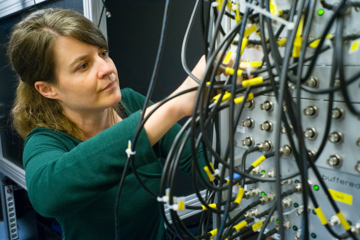 MCQST_cluster's tweet photo. Behind #MCQSTAdventCalendar🎄🚪door #19: Meet Monika Aidelsburger, quantum optics professor at @LMU_Muenchen. Her group works on quantum simulation experiments with ultracold atoms in optical lattices. Read on to see why her research is so fascinating. 
➡️https://t.co/2Hfc7jhjrH https://t.co/fb7wan9jJp