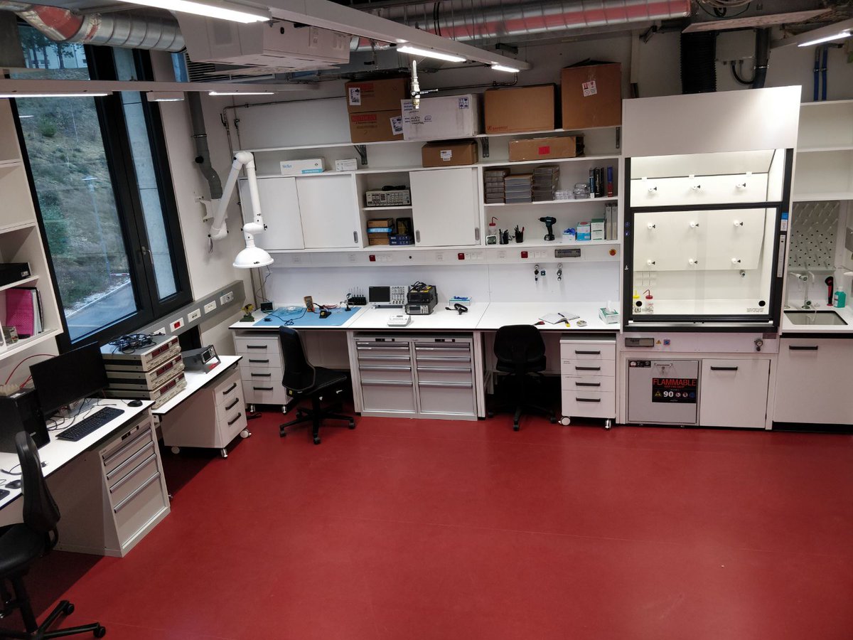 PolshynLab's tweet photo. It is exciting to see how our recently renovated lab space is gradually filling up with useful instrumentation. We are looking forward to putting it to good use soon.  @ISTAustria #CondensedMatterPhysics  #VanDerWaals https://t.co/dcPwsl2h8R
