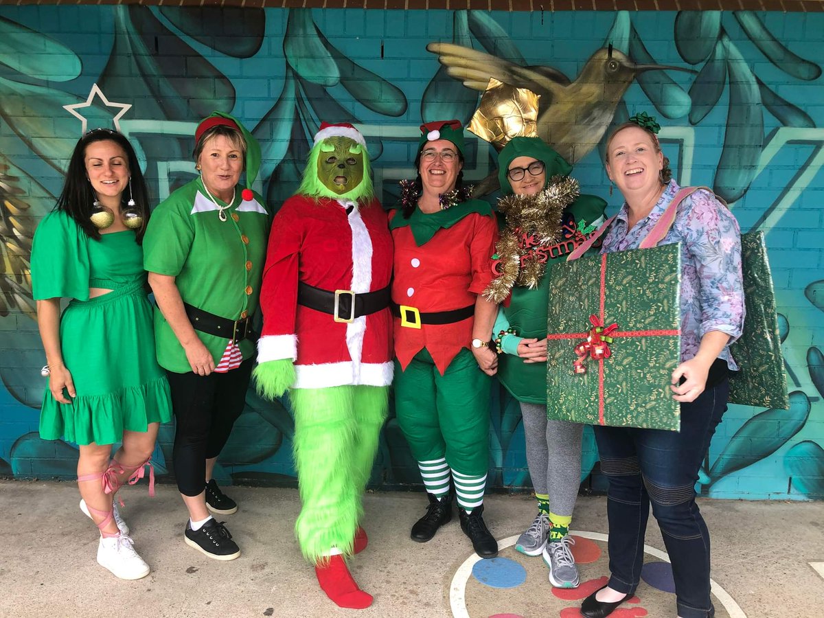 GreenwayParkPS's tweet photo. A great day unpacking the K-2 Mathematics syllabus and celebrating a fantastic year. @cherie_bradwell @d_shearer https://t.co/Tp3x5NJcWy