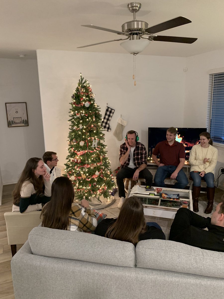 CullenHippler's tweet photo. So much fun getting to celebrate Christmas tonight with some our our friends and co-workers from our Envoy and @LETUAlumni family. #AirlineFamily #Christmas https://t.co/CbEbUrCWVS