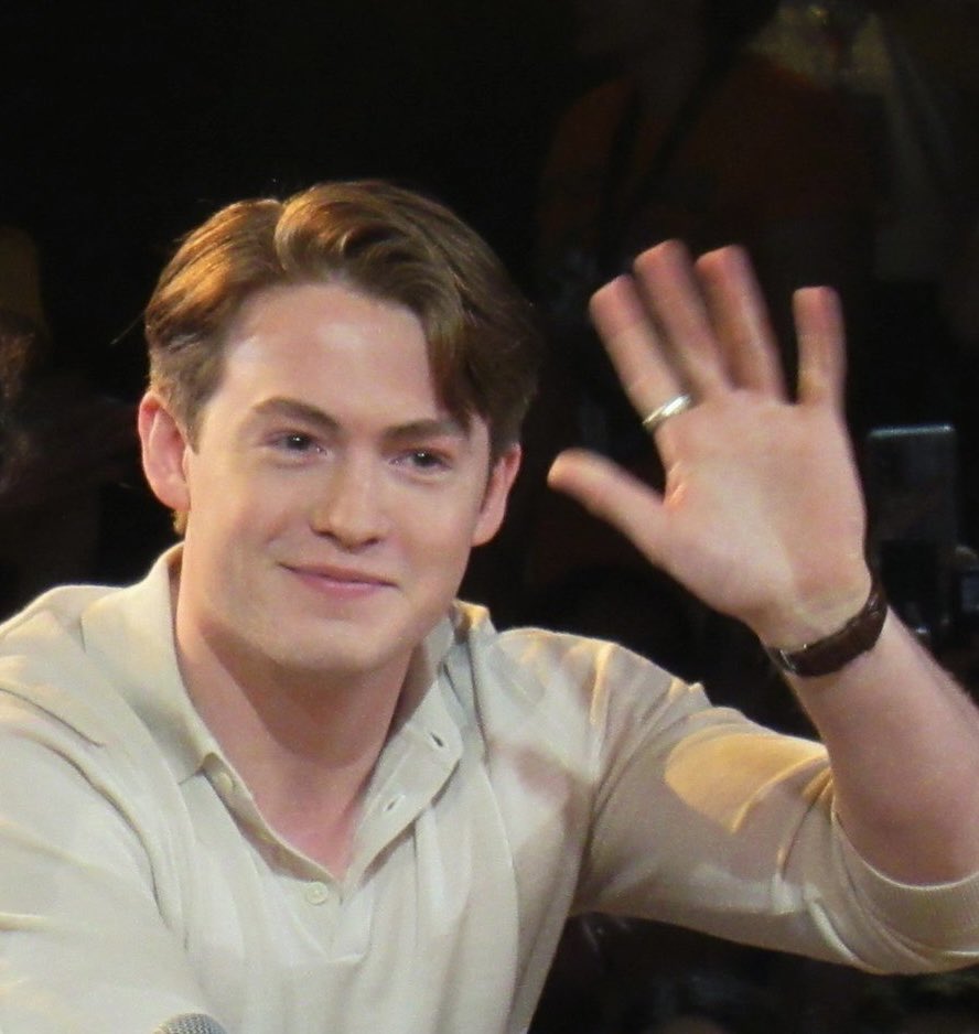 kitkat emmy award winner on Twitter: &ldquo;kit connor siempre »»&rdquo;