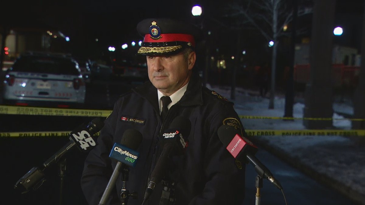 NEWSneil's tweet photo. BREAKING: York Regional Police Chief Jim MacSween confirms that 6 people have been killed, including the gunman, during a shooting tonight at a condo building in Vaughan, Ontario, north of Toronto. @YRP https://t.co/8bi7zvdpAI