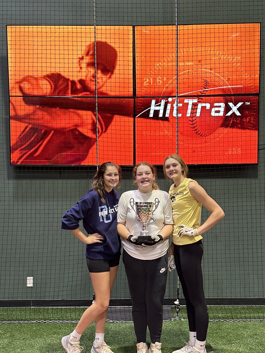 PiperLadwig's tweet photo. Back to Back @HitTraxOfficial 16/18u Champs! Thank you Craig and @DiamondSportsAc #broccolistrong #Jhawks #goldDNA https://t.co/ZweY2XxWa7