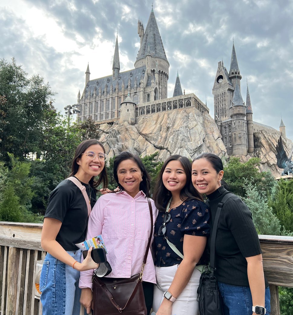 inquirerdotnet's tweet photo. LOOK: Former Vice President Leni Robredo enjoys family time with her daughters at The Wizarding World of Harry Potter in Universal Studios Florida. | 📷: Aika Robredo/Instagram https://t.co/EKQqD1aORP