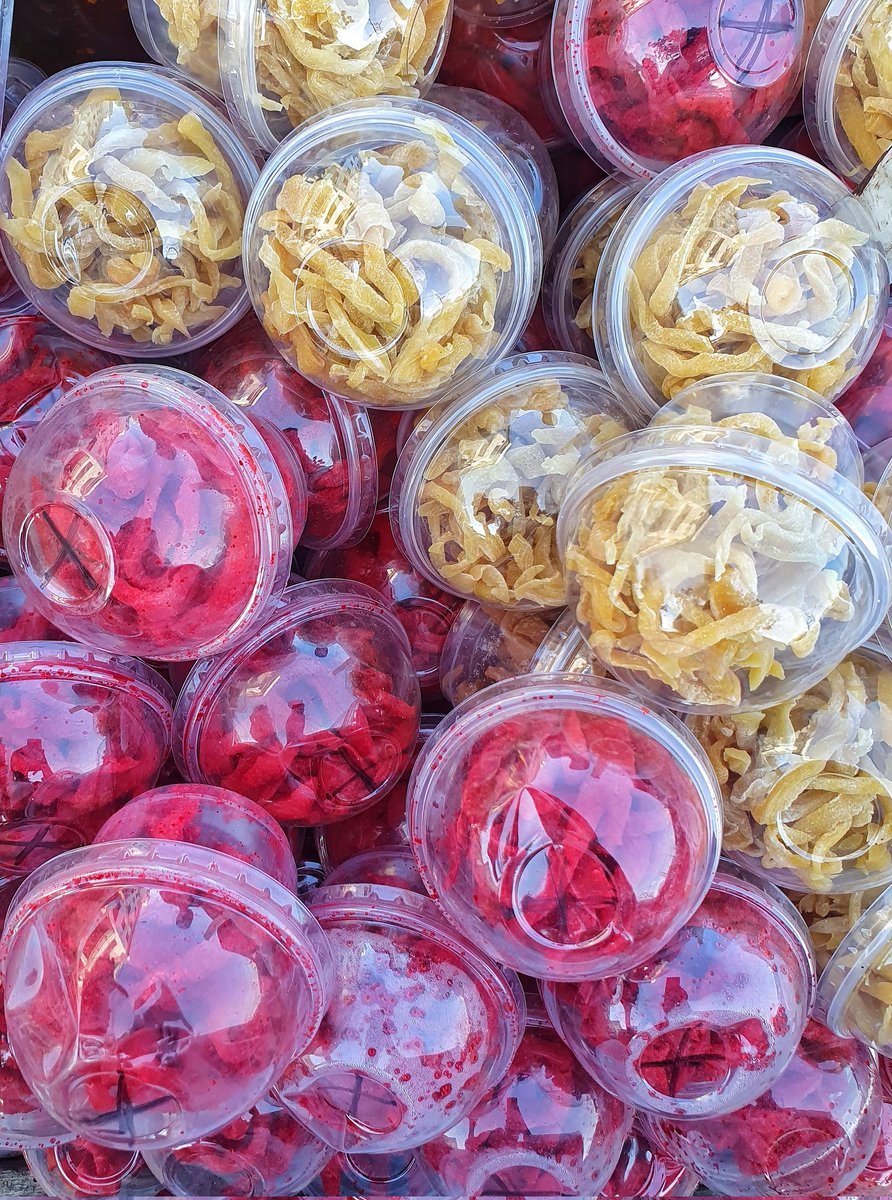 Discover_Msa's tweet image. Achari.
Dried mangoes. You can have them with color, with chilli or just all natural. 

#thestreetfoodofmombasa #discovermombasa #discover001