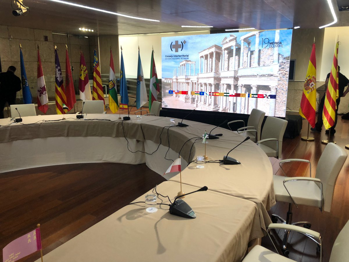 jvergelesb's tweet photo. Todo preparado, la logística en marcha. Ahora que seamos capaces de dotar de cohesión al Sistema Nacional de Salud. Extremadura acoge el Pleno del Consejo Interterritorial del Sistema Nacional de Salud. https://t.co/NaoVCve5LK