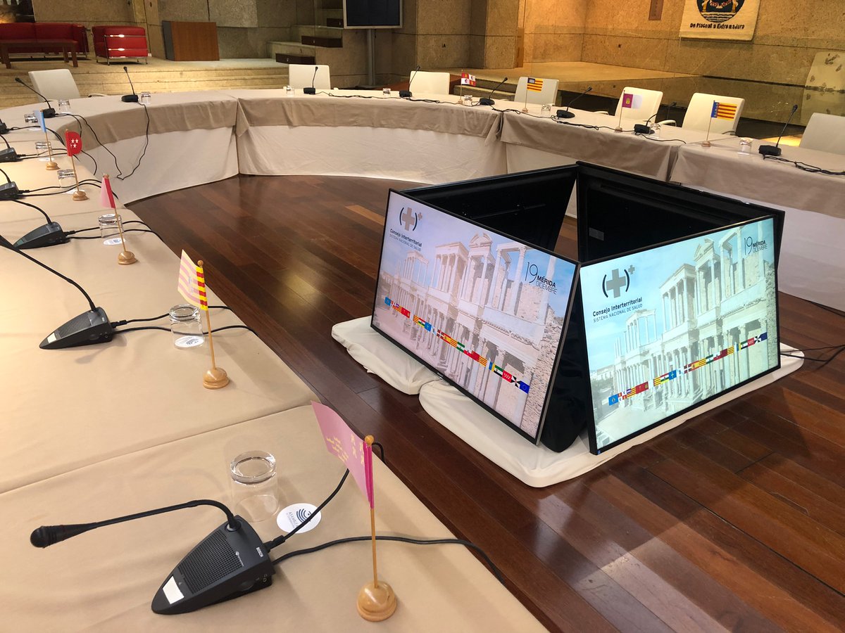 jvergelesb's tweet photo. Todo preparado, la logística en marcha. Ahora que seamos capaces de dotar de cohesión al Sistema Nacional de Salud. Extremadura acoge el Pleno del Consejo Interterritorial del Sistema Nacional de Salud. https://t.co/NaoVCve5LK