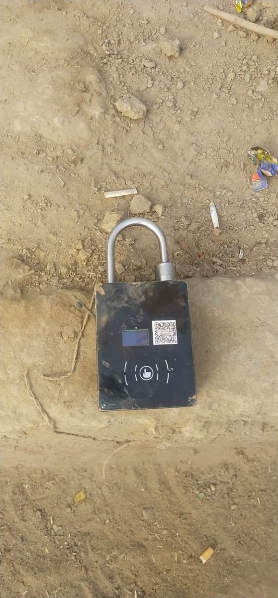 Therealtalkin's tweet image. #Delhi Police received information about a #suspiciousobject found in Paschim Vihar. An objected that seems to be a WiFi router or digital lock found. Bomb Detection Team is on the spot: Delhi Police

#TheRealTalkin (ANI)