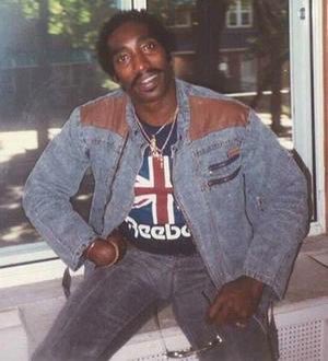 LegendsllLiveOn's tweet photo. 8 years ago today, Larry Smith passed away at the age of 63 #RIPLarrySmith https://t.co/FtAM2qwrqm https://t.co/1qzaC6Wyhu