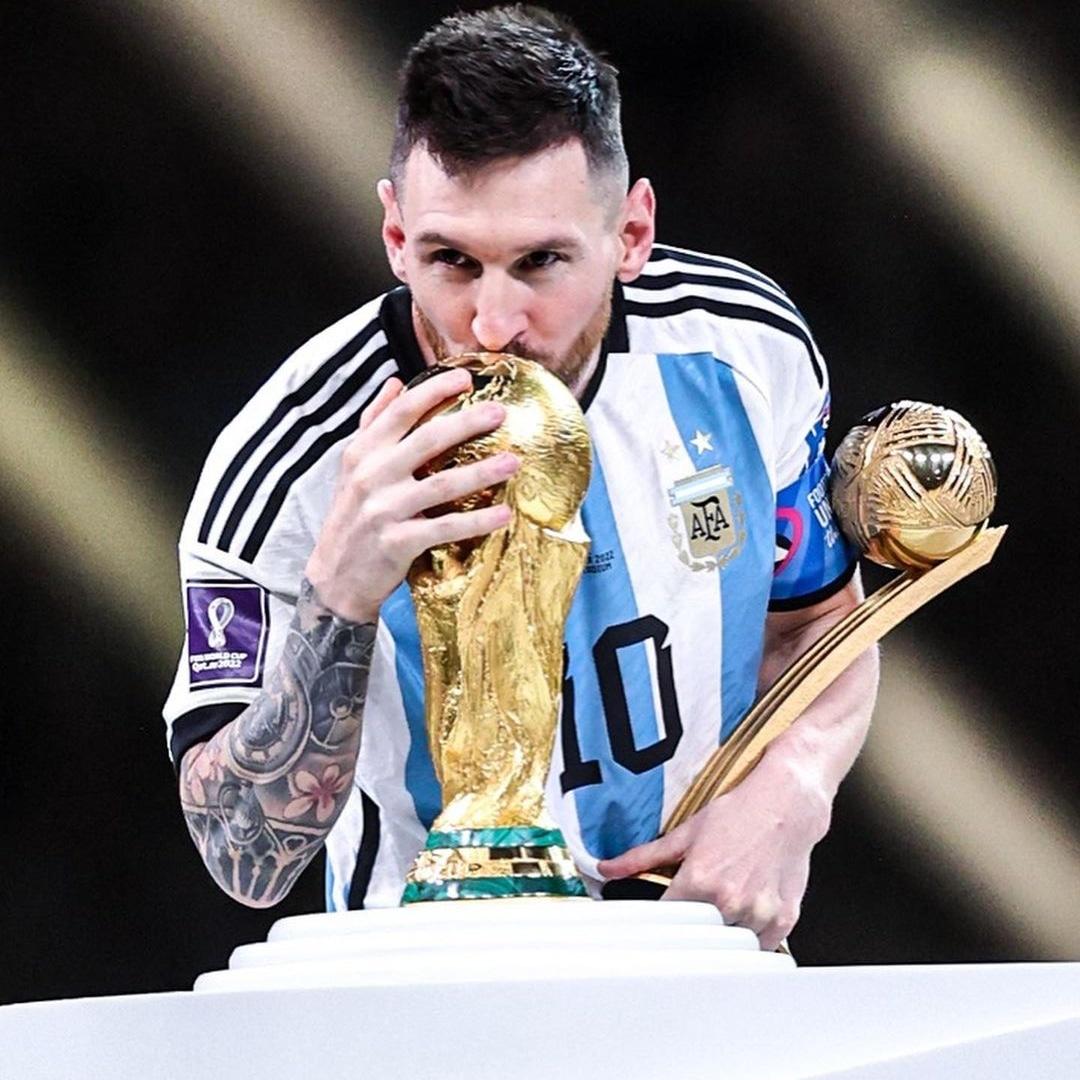 korsou69's tweet photo. The debate is officially over. To all the haters who doubted him, this is the end. 🫳🎤
#Messi𓃵 #GOAT𓃵 https://t.co/9YqfaaKWKN