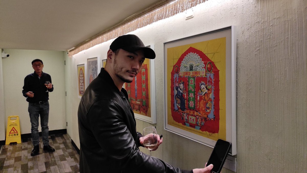 artracx's tweet photo. Cant wait for the moment to augment some of these artworks with our ARTRACX authentication system

#ArtHub #FringeClub #HongKong https://t.co/Os4BiPczFx