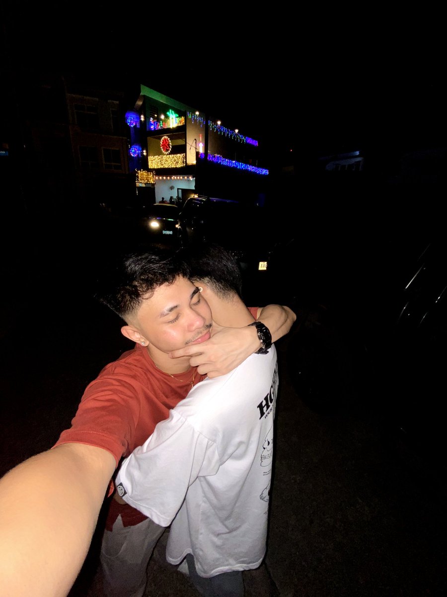 itsme_zeddd's tweet photo. 12 days before 2022 ends, proudly to say that I've meet the most handsome boy in my life i love you @admjrv https://t.co/cwlRyYIe9I