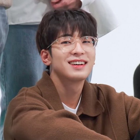 wonwoo pics on my phone tweet media