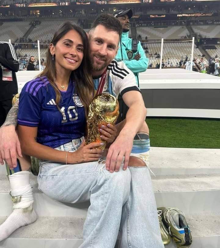 ALIROU's tweet image. Amenez vos filles et femmes à la lumière. Vos réussites doivent être les leurs. Comme Léo, #ChampionsDuMonde , donnez de la joie aux vôtres. Même la récolte champêtre est une occasion de célébrer la famille @UNFPACameroon @CampagneSWEDD 
@tappingdiotima  
@DrJustinKoffi @whocmr