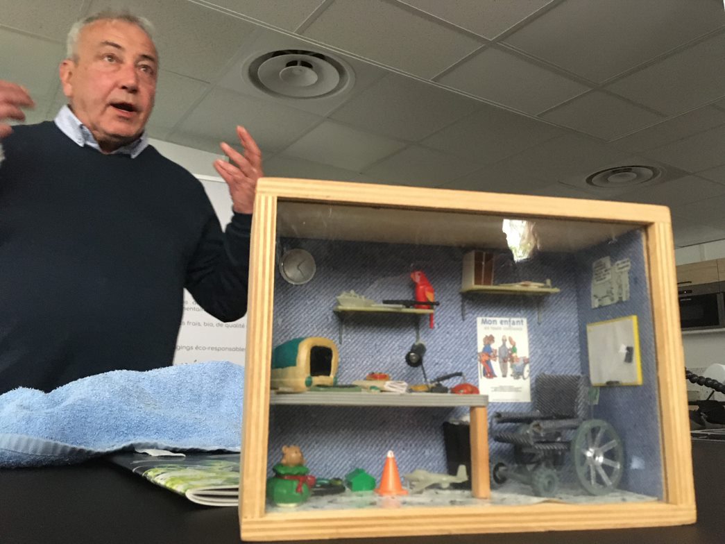 APF France handicap (@apfhandicap) on Twitter photo Thierry Danigo est expert en nouvelles technologies en lien avec le #handicap. Son crédo : l'#innovation au service des personnes. 💡
A 65 ans, il prend sa retraite après 42ans de carrière au sein de l'#association. 🙏
Découvrez son portrait ➡️bit.ly/3WieIDa
<a href="/TechLab_APF/">TechLab – Le hub de l’innovation technologique</a> Thierry Danigo est expert en nouvelles technologies en lien avec le #handicap. Son crédo : l'#innovation au service des personnes. 💡
A 65 ans, il prend sa retraite après 42ans de carrière au sein de l'#association. 🙏
Découvrez son portrait ➡️bit.ly/3WieIDa
<a href="/TechLab_APF/">TechLab – Le hub de l’innovation technologique</a>