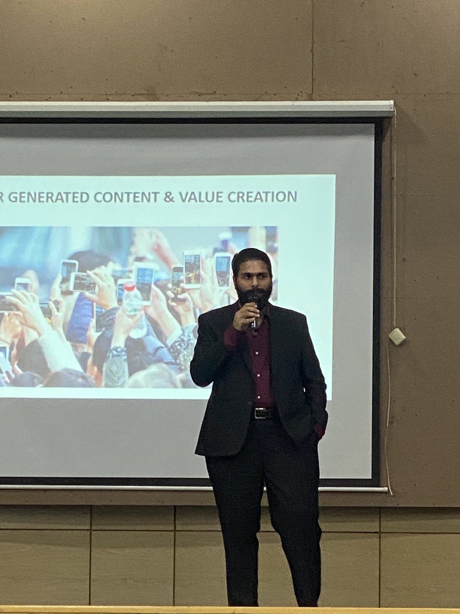 hamza_aquil's tweet photo. User Generated Content! An activity and an informative session conducted by @digitalbachlani #digitalks22 #ugccommunity #IU https://t.co/WTV567ed4G