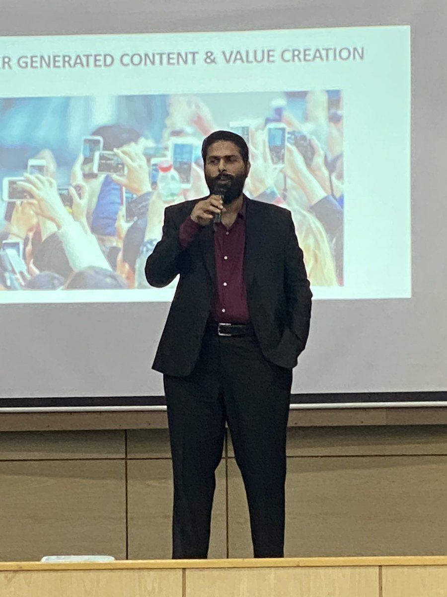 hamza_aquil's tweet photo. User Generated Content! An activity and an informative session conducted by @digitalbachlani #digitalks22 #ugccommunity #IU https://t.co/WTV567ed4G