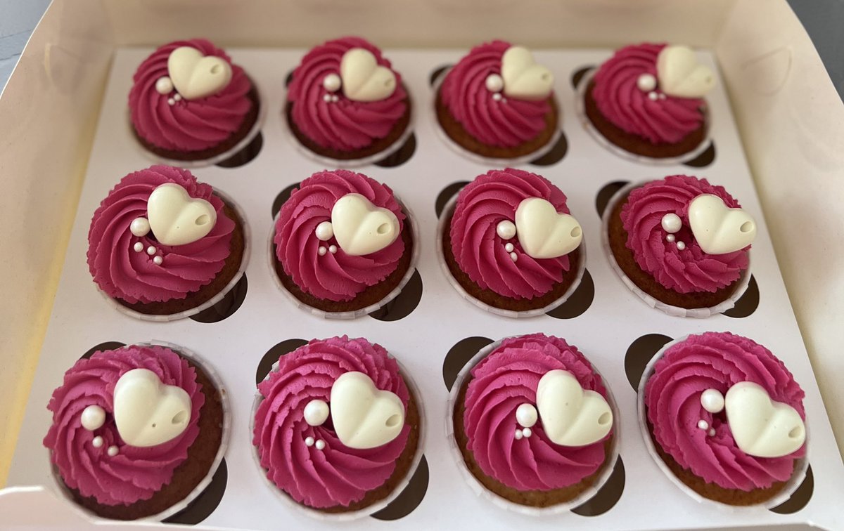 Good morning, Fam! 🤍🤍🤍
Had to leave you for a while 🥲
We missed you very much! But we're not coming back empty handed 😏 Lots of Christmas goodies coming soon 🎄❄️☃️
P.s. In the meantime catch the cutest pink cupcakes 💖

#NFTCommunity #NFTFam