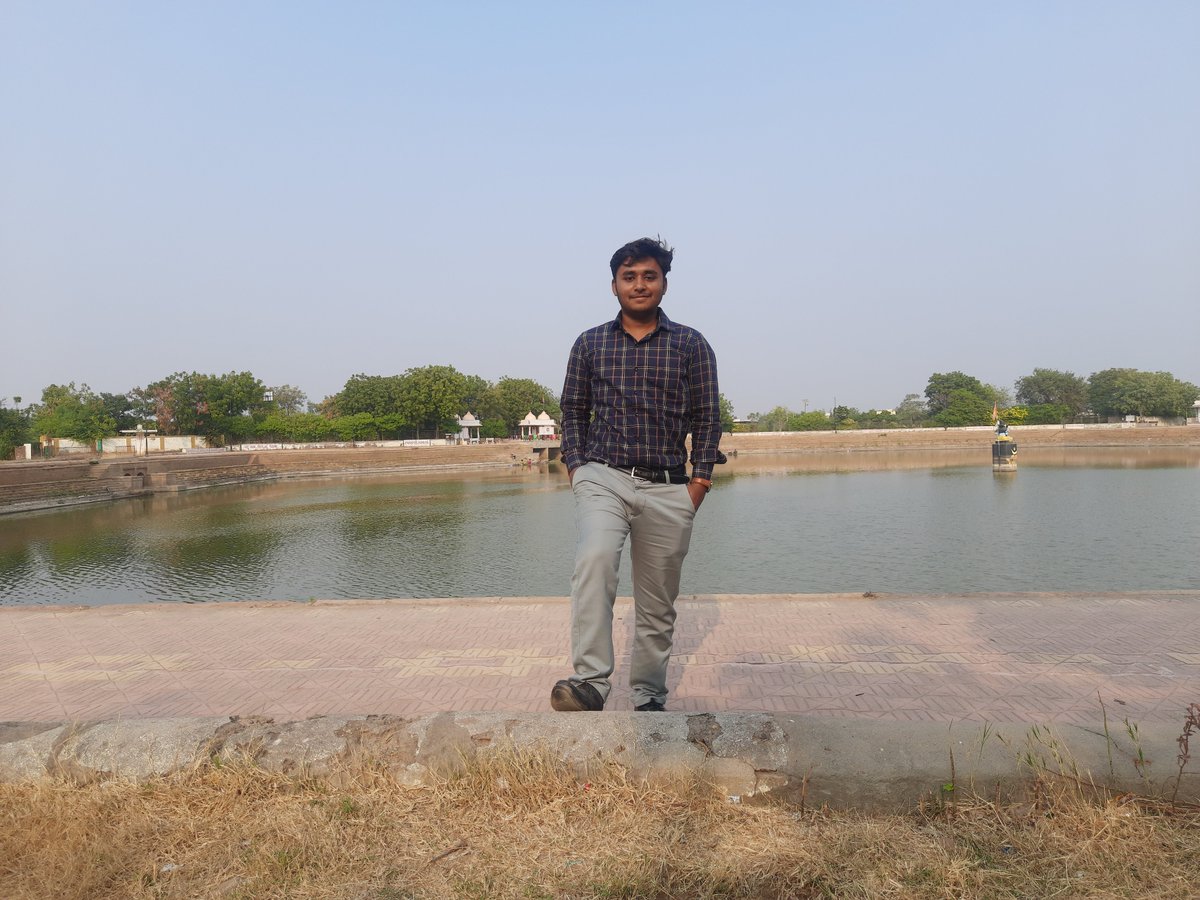 imDpurohit's tweet photo. One day tour at jogasar lake. [Dhrangdhra] 🤳 13-12-2022.
#Onedaytrip
#memory 
#withbestfriend https://t.co/HCnXFcRjS7