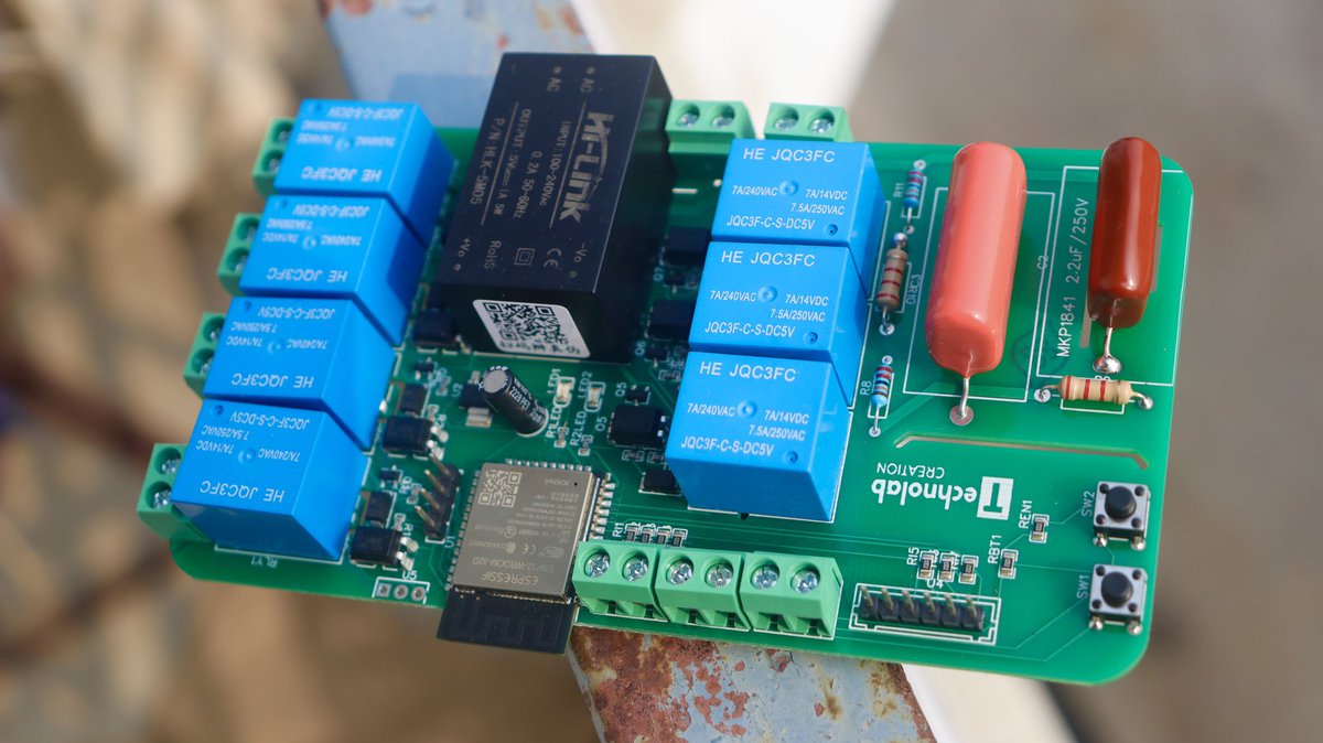 TechnolabC's tweet photo. 4 Node Home-Automation PCB
With Fan speed control.
.
.

#iot #iotproject #iotsolutions #iotsecurity #homeautomation #homeautomationsystem #homeautomationsystems #homeautomationexperts #arduino #arduinoproject #arduinoprojects #arduinolove #esp32 #esp32project #tc https://t.co/DcQTVVLl7P