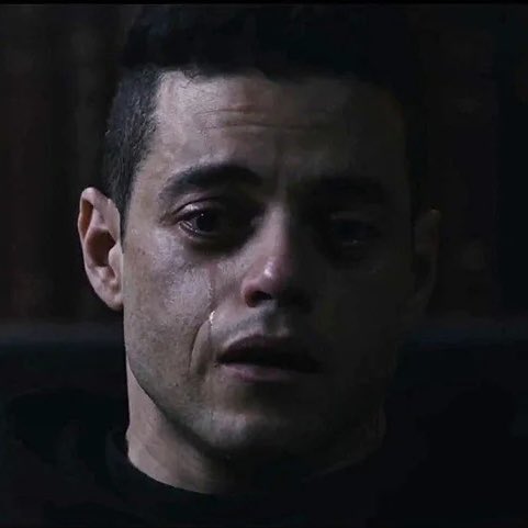 H3LLOFR1END_'s tweet photo. y’all will call elliot alderson from mr robot your comfort character as if he’s ever had a day of comfort in his life https://t.co/4lT45eAc6N