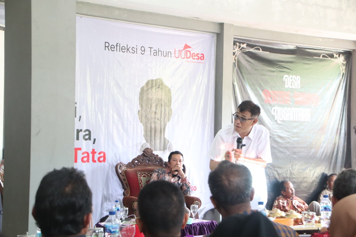 bayoenug's tweet photo. "Saat ini desa harus mampu menjawab tantangan industri 4.0 serta kebutuhan hilirisasi industri, sehingga SDM-nya harus disiapkan dengan baik". Disampaikan oleh Bung @budimandjatmiko pada acara Refleksi 9 Tahun UU Desa yang diselenggarakan di @desadermaji (18 Desember 2022) https://t.co/IW7s6JkBIA