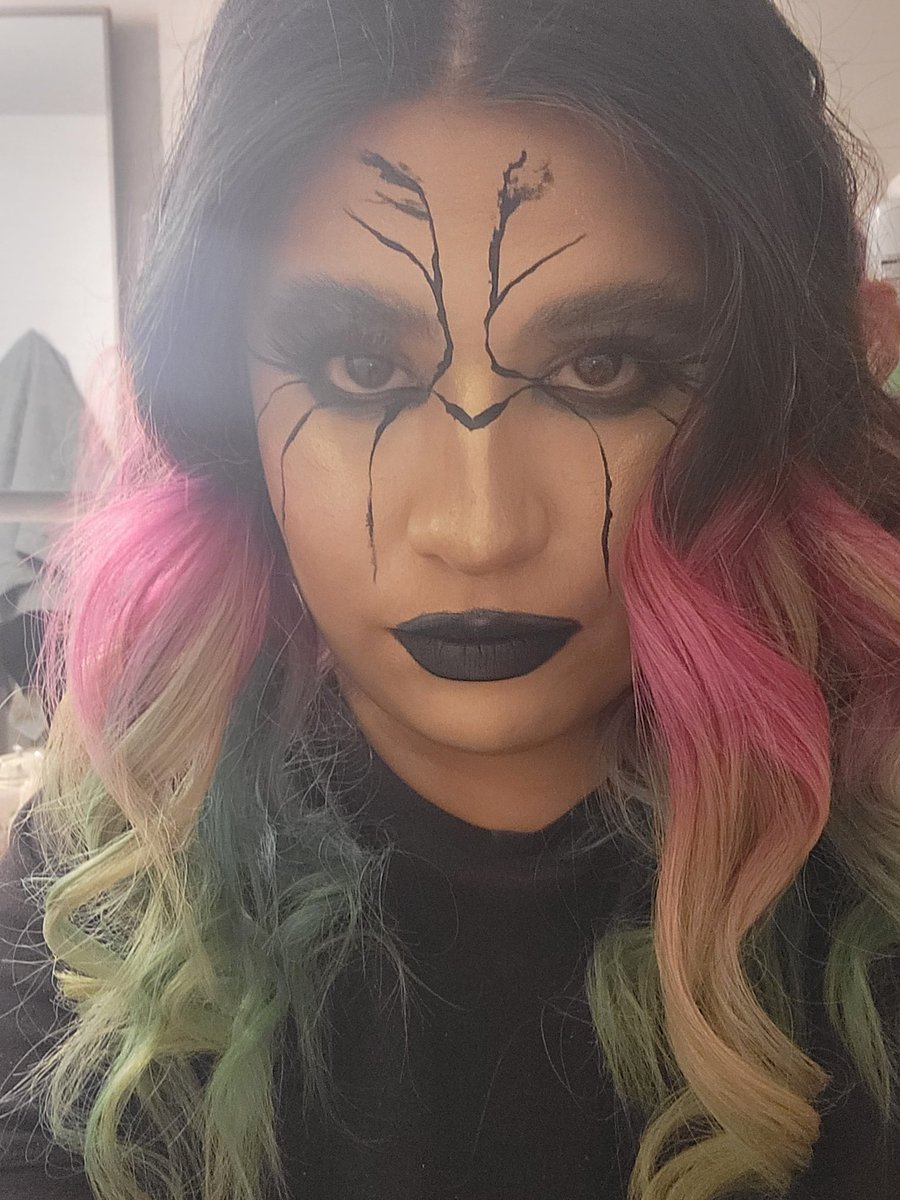 ArlyExperiences's tweet photo. A makeup look I did earlier today! https://t.co/GjBPXxWHmt
