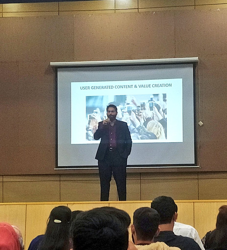 taha_alvi's tweet photo. It was great having Nizar Ali Bachlani 
Head of Marketing - Purpose Path at #Digitalks22 and giving us in depth knowledge of 
User Generated Content &amp; Value Creation
 
#DigitalMarketing #Session #IU #DigitalMarketingSession #IqraUniversity @IqraUniOfficial @digitalbachlani https://t.co/0nQWHw2eQE