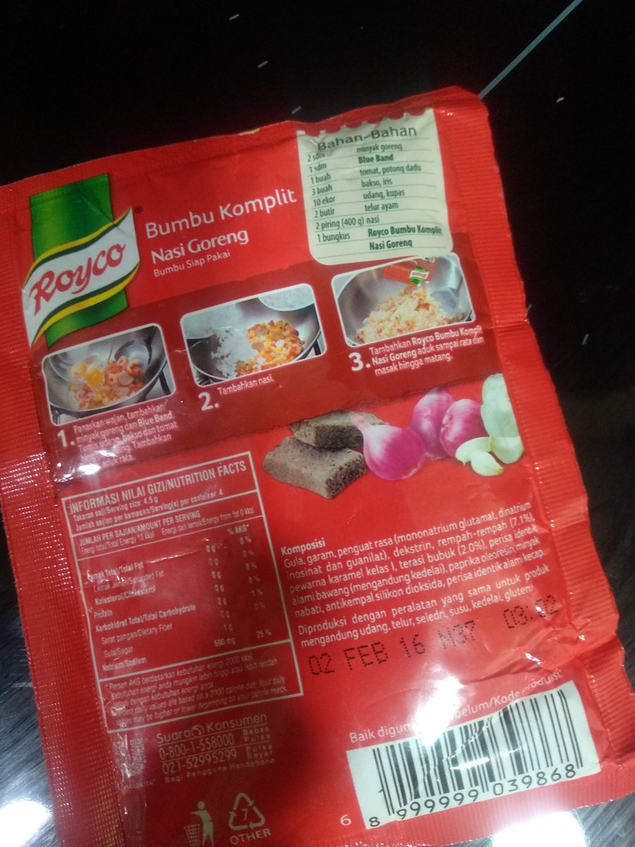 dserarols's tweet photo. 📢 Reclamo el consell de tots sobre què fer amb aquest nasi goreng comprat a Indonèsia el 2015 i que vam retrobar ahir per casa, caducava el 2016: 🔄 fot-li a la paella o ❤️ al contenidor gris. https://t.co/cieJnf9jgM