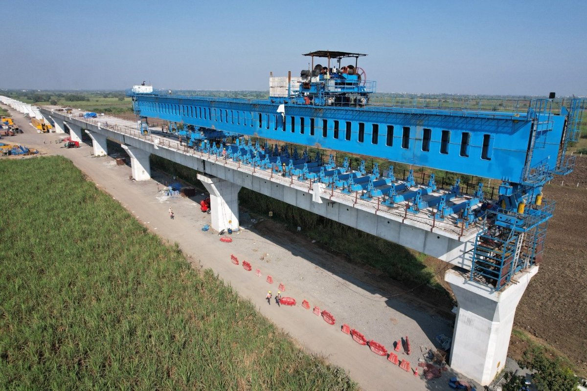 RailMinIndia's tweet photo. Bullet Train Progress (as on 13.12.22):

Physical Progress (as on 30.11.22)- 24.10%
Gujarat: 29.78%
Maharashtra:13.26%

Completed work in Gujarat:
-Number of Piles– 28,293 
-Pier work- 118km
-15.7 km Girders launched
November had the highest foundation casting at 14.36km
(1/2) https://t.co/L7yEUGtfOo