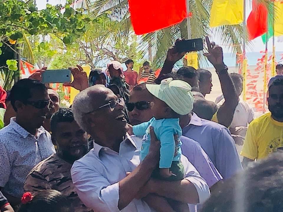 pandaXproMv's tweet photo. RJ @ibusolih aa ekkoh gadha koh mihuree. 
Insha Allah Funadhoo dhairaage MDP memberunnaai eku bodu thanun primary kaamiyaabu kuravvaane. 

#Heyoverikan 
#IbuSolih2023 https://t.co/oXQPXLnhvI