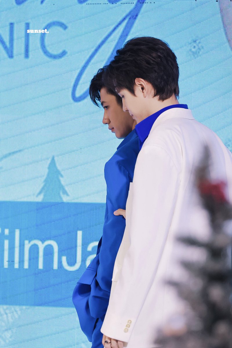 sunset9821's tweet photo. 221218 จะไปไหน~ 
มายืนตรงนี้ดีๆสิ💙🤍

@film_tnp20 @RachataJam 

#filmthanapat #แจมรชตะ #แจมฟิล์ม #jamfilm https://t.co/ZoH5KOU8jP