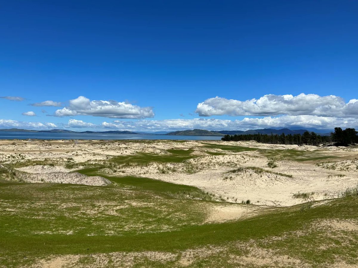 Day 2 saw attendees experience an up close look at the @7milegolf site site guided by @mikeclaytongolf. We then went to Tasmania Golf Club for lunch and a workshop. Ben Davey discussed his work with Tasmania GC including their Master Plan. Tim Lobb also spoke about the @EIGCA