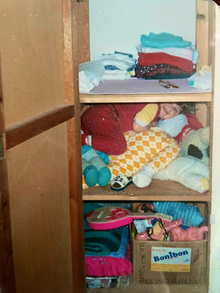 Hi everyone!
I know. It’s been so long that I haven’t been around. Sorry for ghosting you all… 🤪
I was busy on some projects and resting my mind for new perspectives. I’ll share soon. Stay tuned! 
Thank u for poking <a href="/yagizout/">yagiz</a> 

*pic note: yess i love to hide in my cocoon.