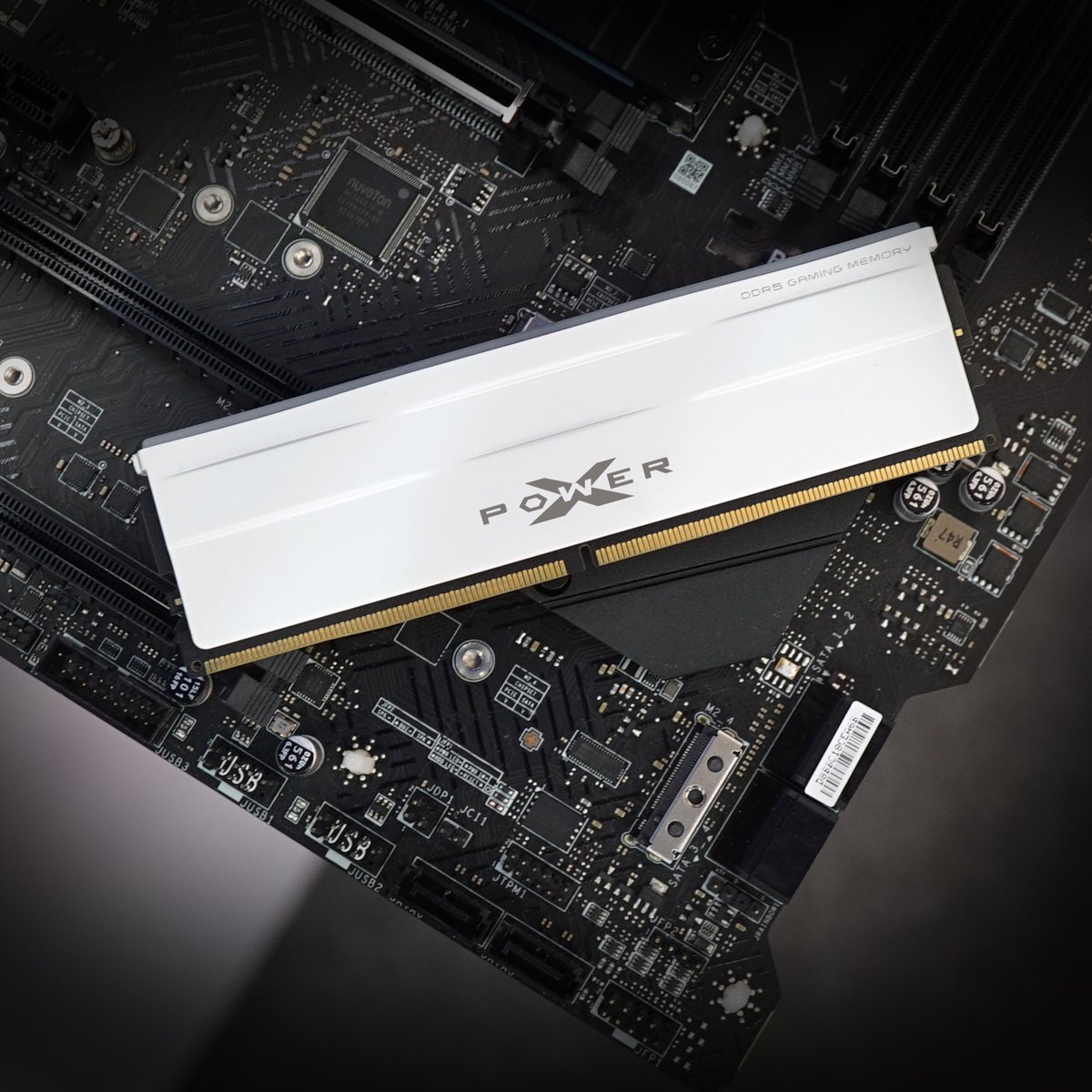 Upgrade your gaming setup with the XPOWER Zenith Series DDR5 memory module. Turbo speeds up to 6000MHz and available in 8GB, 16GB, and 32GB. Compatible with 12th Gen Intel® Core™ processors. Click the link to learn more: bit.ly/3BLZy16