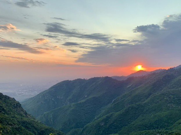 CTurnerFCDO's tweet photo. M is for Margalla Hills: the beautiful Margallas are a hikers paradise, a retreat & a habitat that needs protecting. Hamari duniya, hamari zimadari.
#AtoZofPK #FridayMorningWalk 13/26 https://t.co/MSUftS5PK5