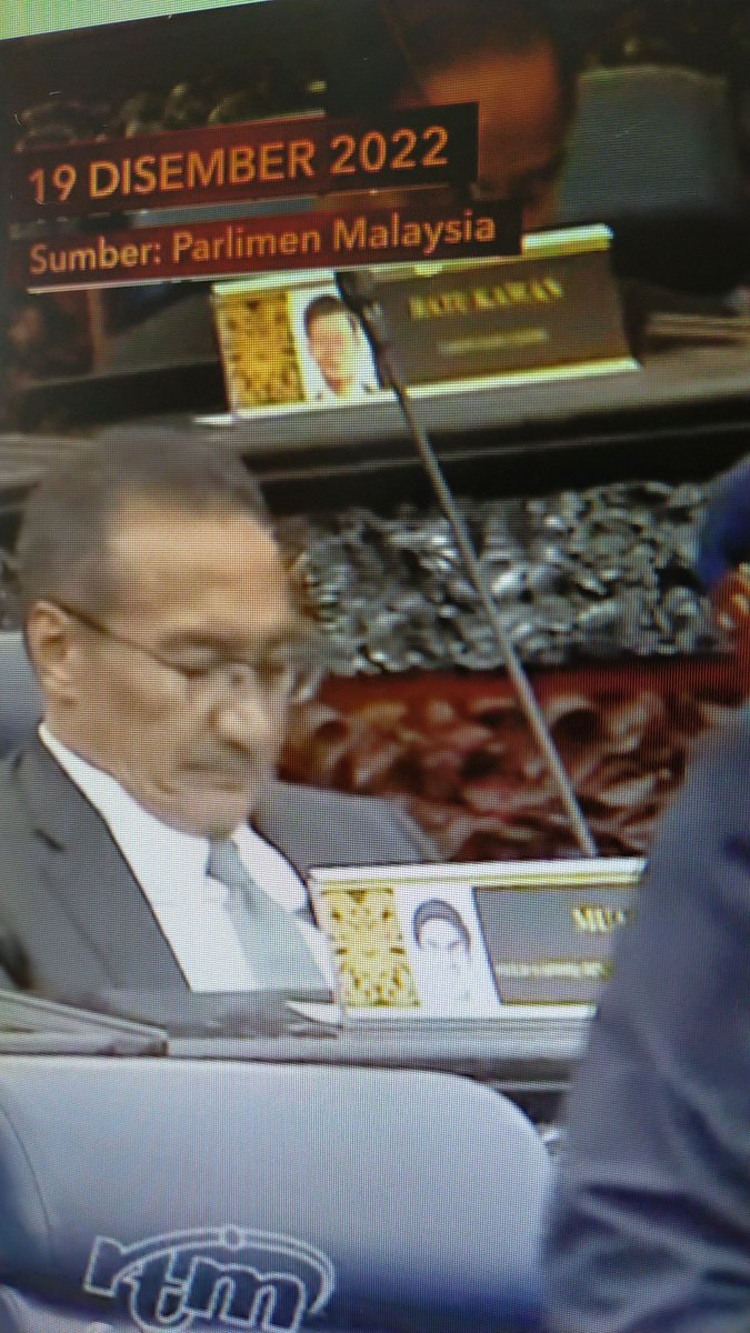 REALmuhammadfiq's tweet photo. Saya baca tweet YB @HishammuddinH2O https://t.co/ayA0zw12Iq