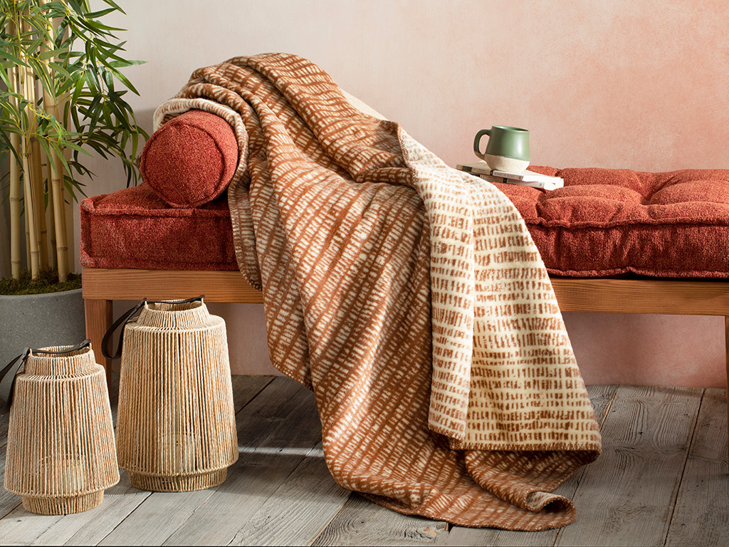 Sürpriz Hediye! 🎁

- Son 3 tweetimizi beğen,
- Bu tweeti RT'le. 

Yumuşacık TV battaniyesi senin olsun. 😍

*26 Aralık'ta açıklanacaktır.