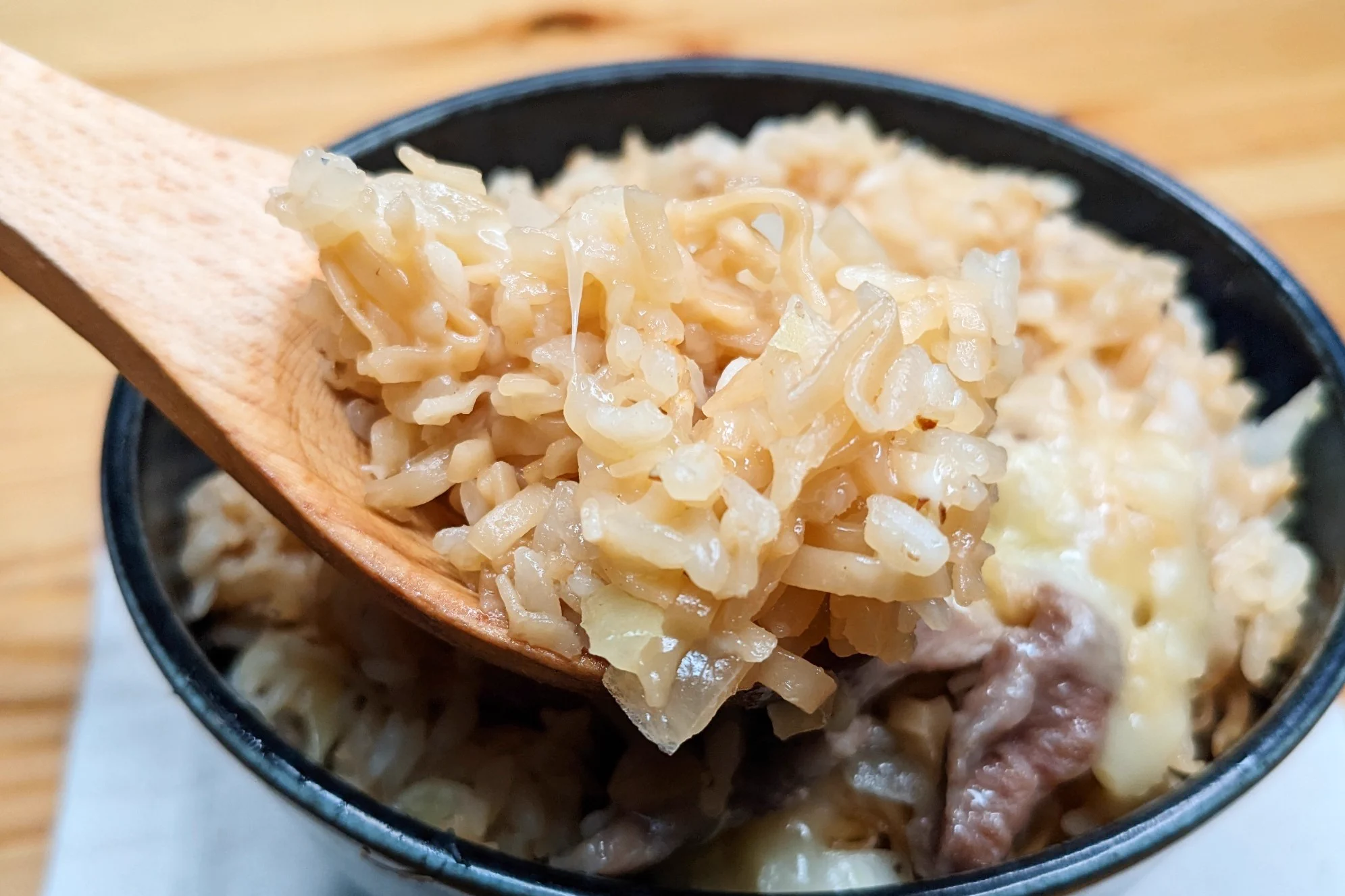 ほとんど炊飯器にお任せで作れるから簡単でお手軽！チキンラーメンなどを使った「炊き込みご飯」レシピ！