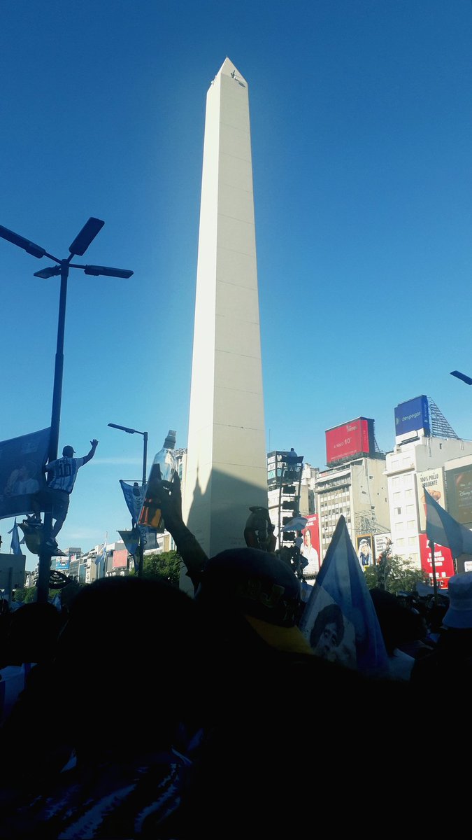 ElCuateNapo's tweet photo. 🇦🇷❤
#WorldCupFinal #FIFAWorldCup #Campeonesdelmundo #ArgentinaCampeonDelMundo #photography #photo https://t.co/LRp3nHznAV