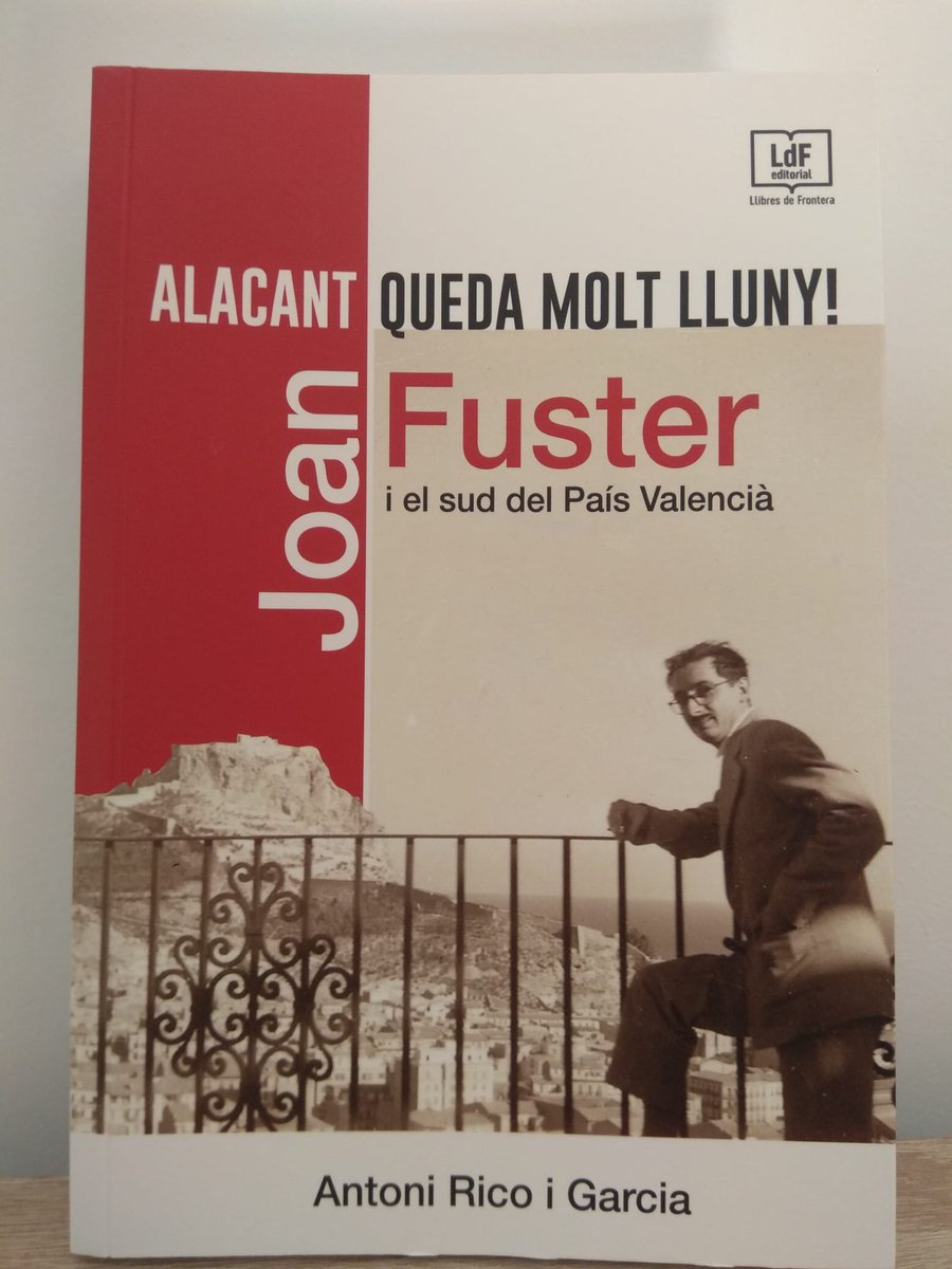 LlibresFrontera's tweet photo. 🥸 Encara no ha acabat l'Any Joan Fuster i algú havia d'explicar les seues relacions amb Alacant, amb Elx i amb tot el sud.
📖 Ho ha fet @ToniRicoGarcia en aquest llibre!
📩 Si el voleu, escriviu-nos a llibresdefrontera@gmail.com
📚 Pròximament en llibreries d'ací baix! https://t.co/IrVzMqt9wn